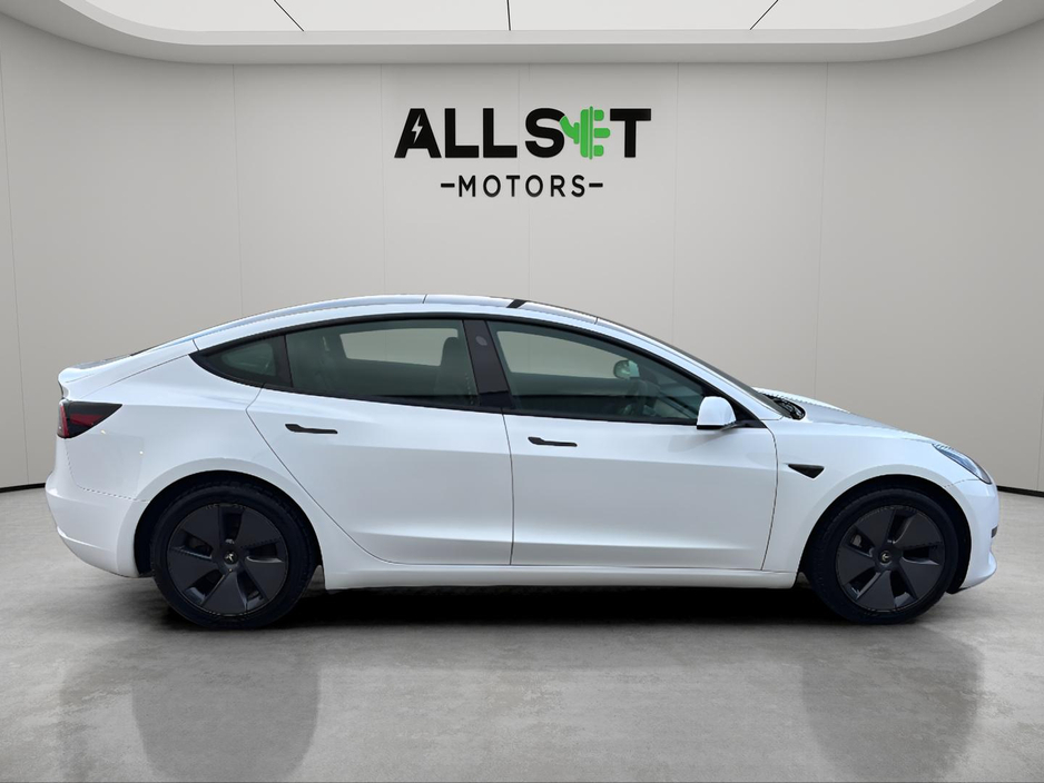 2022 Tesla Model 3 - image 15