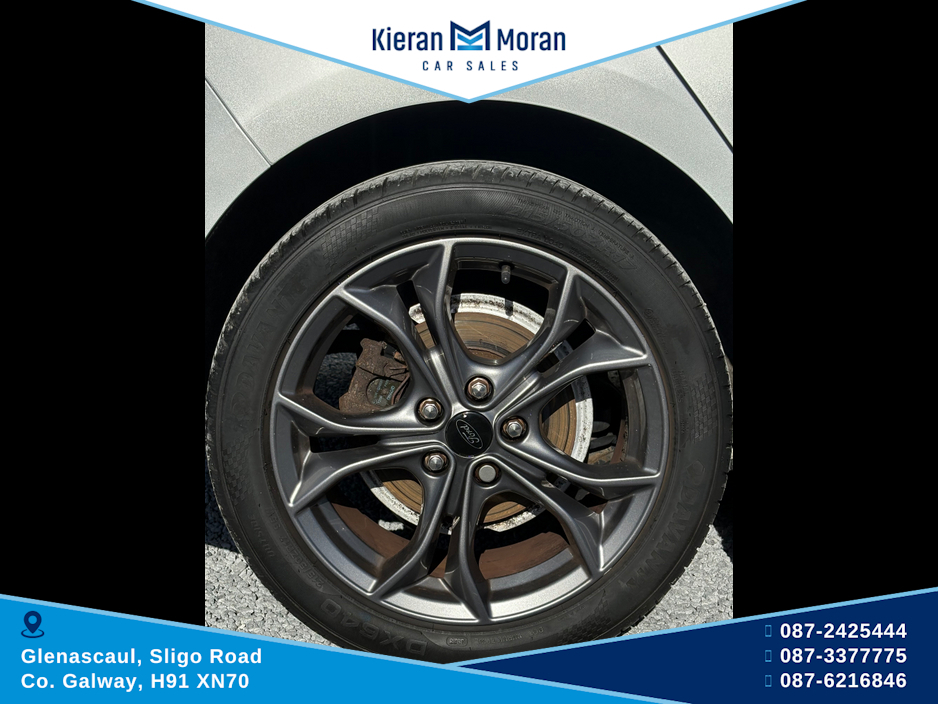 2019 Ford Focus - image 10