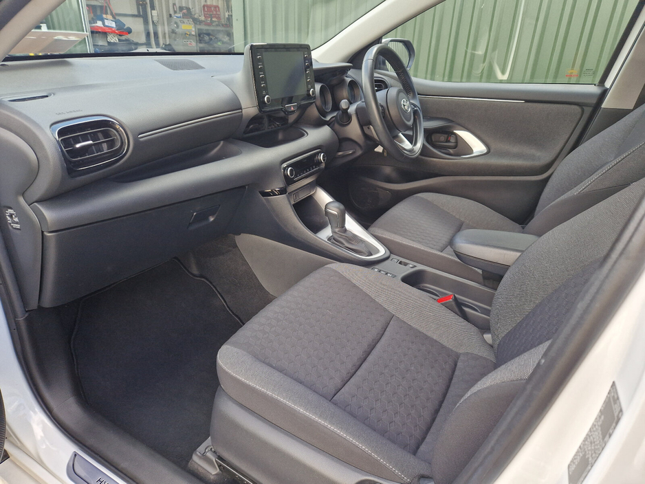 2020 Toyota Yaris - image 15