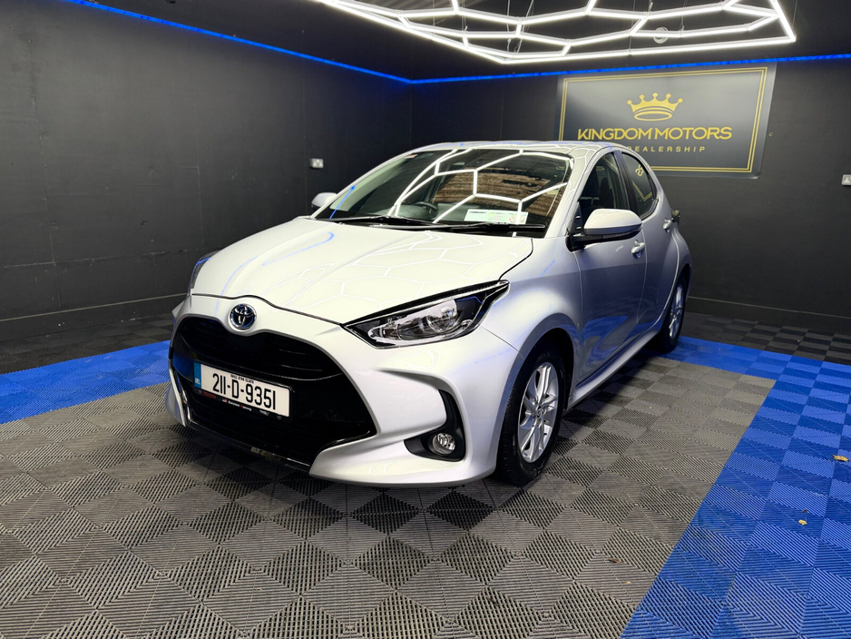 2021 Toyota Yaris - image 6