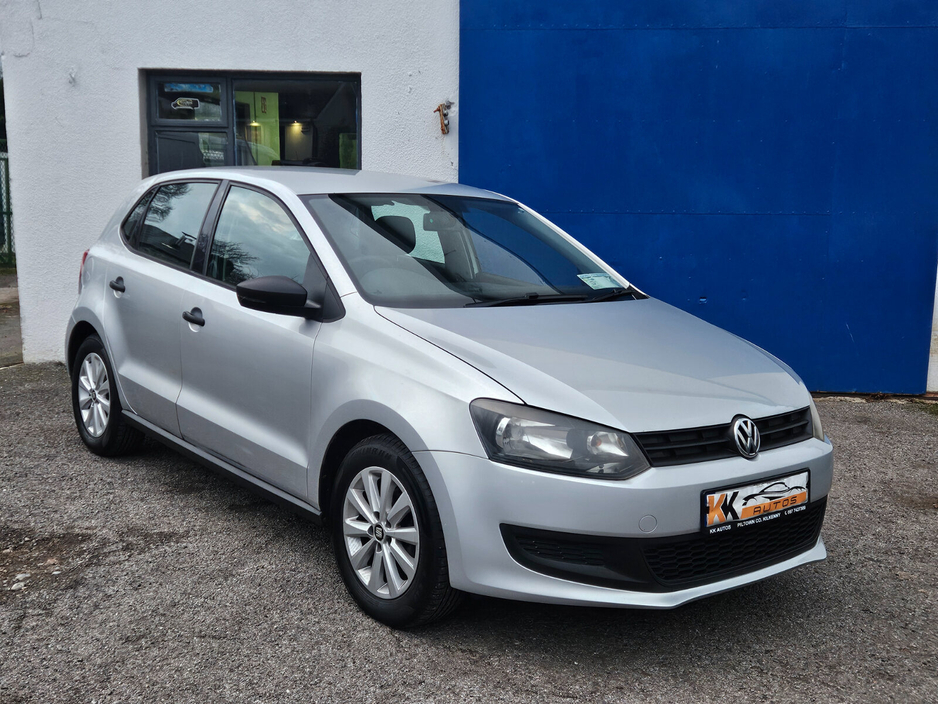 2012 Volkswagen Polo - image 2