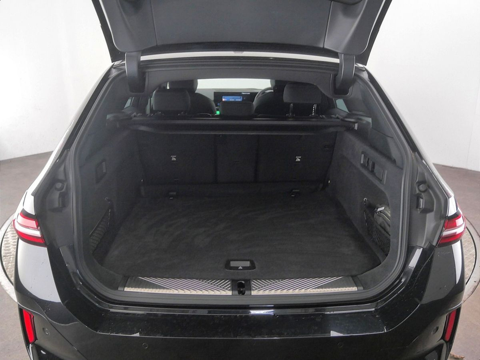 2025 BMW i5 - image 13