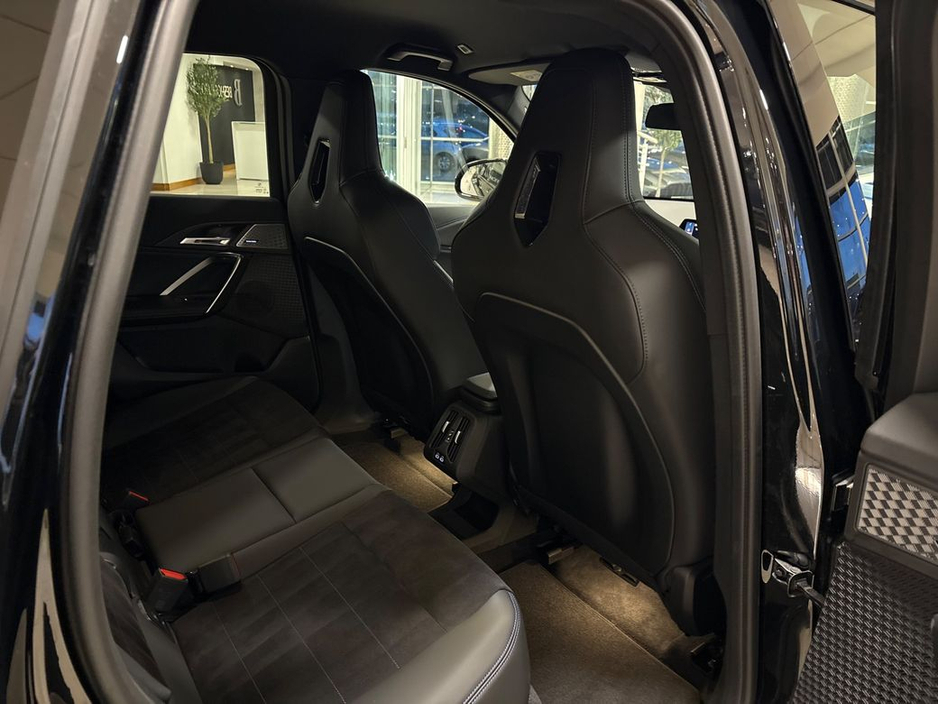 2025 BMW X1 - image 25