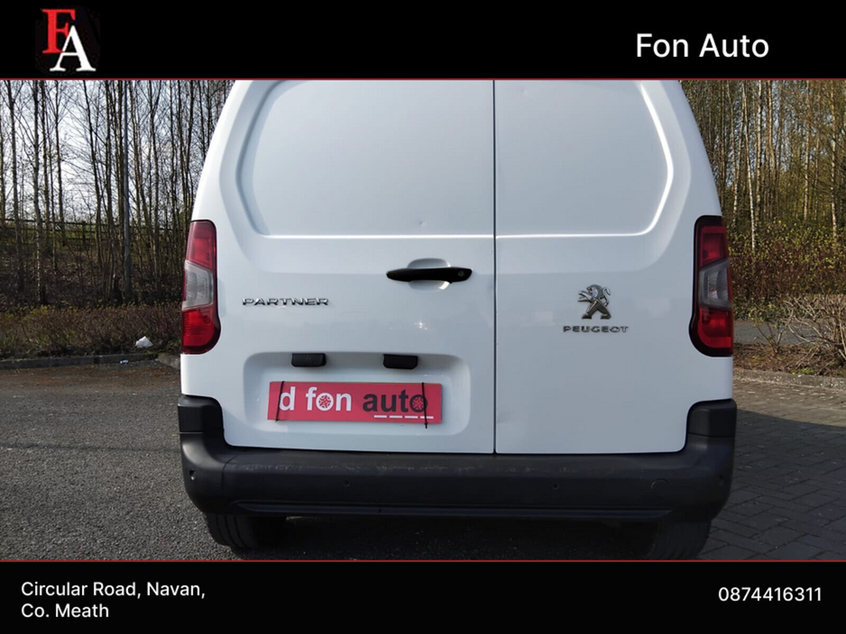 2019 Peugeot Partner - image 9