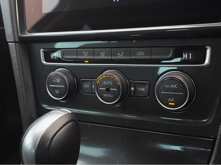 2019 Volkswagen Golf 1.2 TSI COMFORTLINE VIRTUAL COCKPIT - NAVIGATION -CARPLAY ANDROID AUTO - REVERSING CAMERA - LOW ROAD TAX BAND €18,750