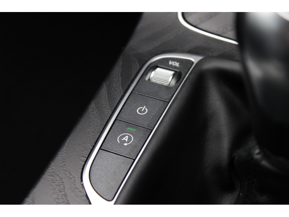 2018 Mercedes-Benz C Class - image 17