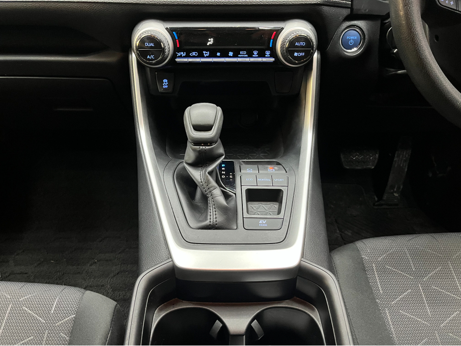 2020 Toyota Rav4 €29950! 2020 TOYOTA RAV4 HYBRID X 2.5 AUTOMATIC / CRUISE CONTROL / REVERSE CAMERA AND MORE €29,950