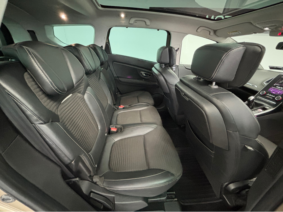 2018 Renault Grand Scenic *RENAULT GRAND SCENIC* *7 SEATER* *MANUAL* *GLASS ROOF* *REVERSE CAMERA* *HEADS UP DISPLAY* *TRADE INS WELCOME* *FINANCE AVAILABLE* €16,950