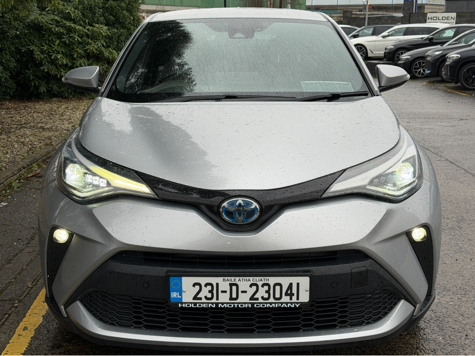2023 Toyota C-HR HYBRID..Keyless Entry..Apple CarPlay €22,750
