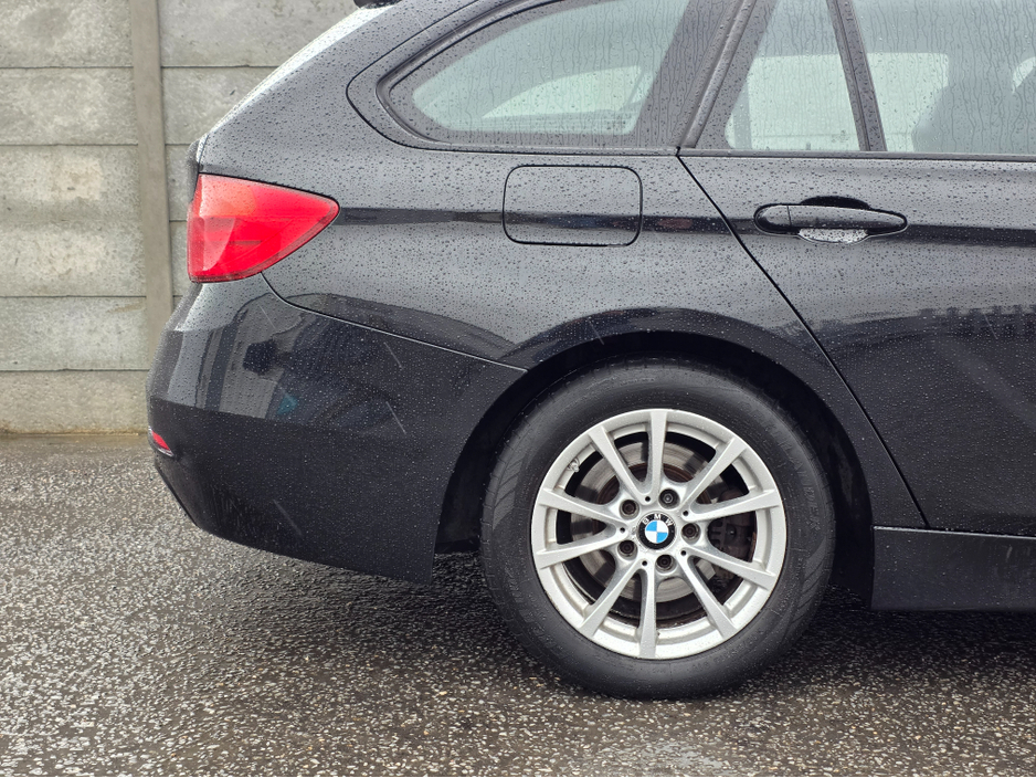 2014 BMW 3 Series - image 10