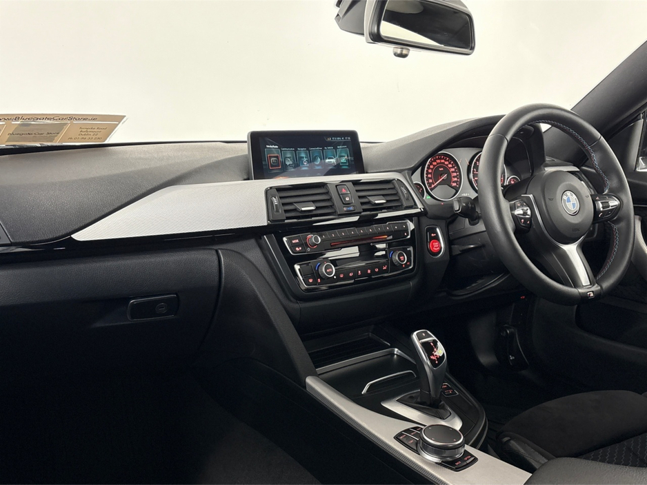 2017 BMW 4 Series - image 32