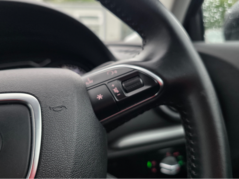 2015 Audi A3 SALOON ( 152 REG 1.4 TFSI AUTOMATIC - REVERSING CAMERA - PARKING SENSORS ALLOYS - SIMI DEALER - LOW ROAD TAX BAND €15,750