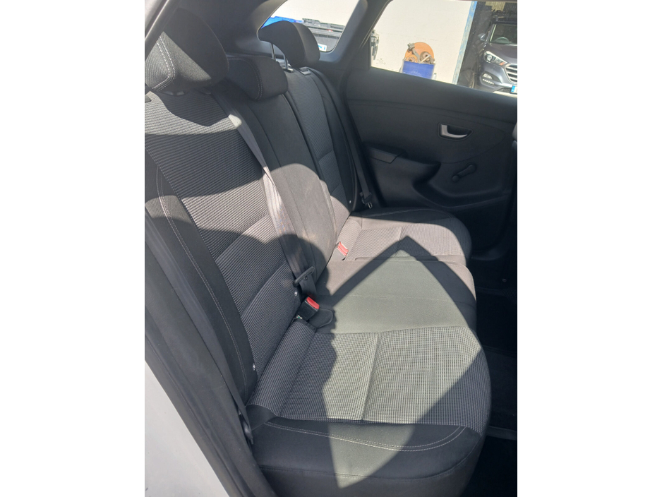 2015 Hyundai i30 - image 10