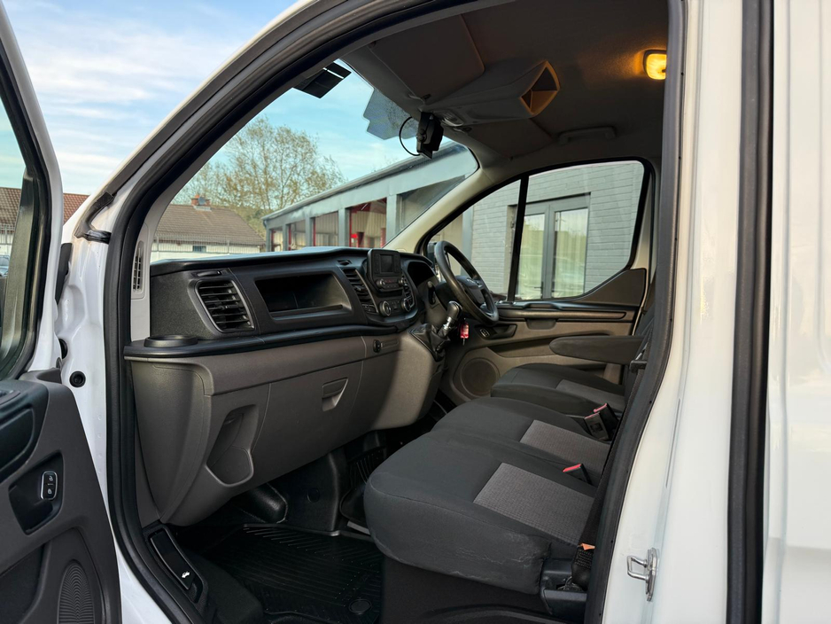 2022 Ford Transit Custom - image 19