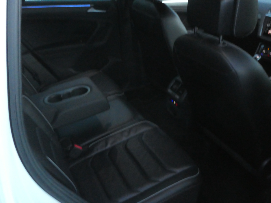 2023 Volkswagen Tiguan R-LINE 2.0 TDI MANUAL 6SPEED FWD 150HP 5DR €40,450