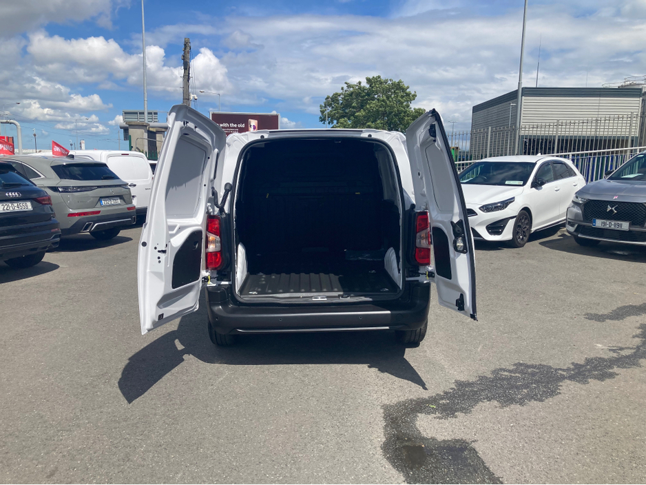 2026 Citroen Berlingo - image 12