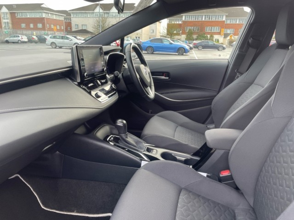 2022 Toyota Corolla - image 6