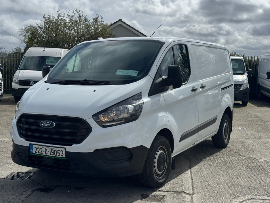 2022 Ford Transit Custom - image 2