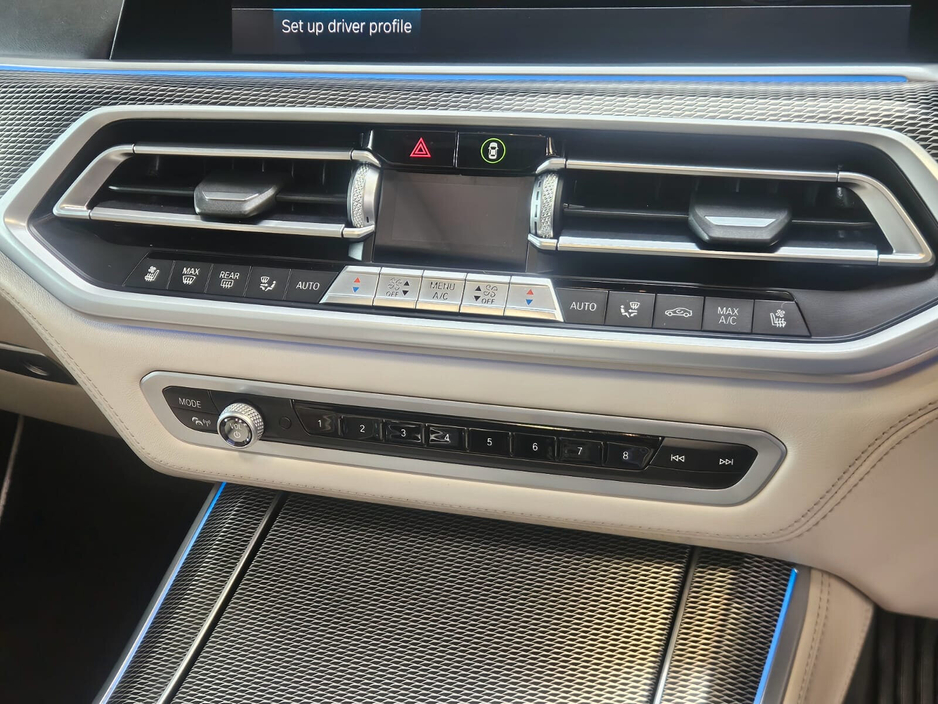 2020 BMW X5 - image 20