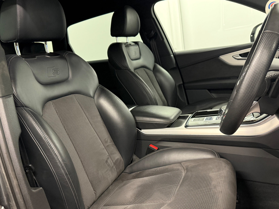 2021 Audi Q7 55 TFSI e S Line €54,995