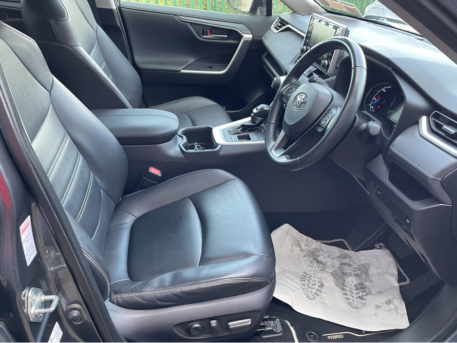 2022 Toyota Rav4 - image 7