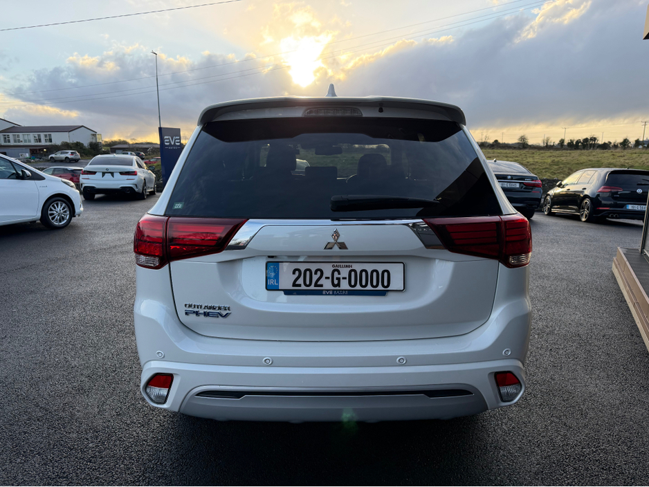 2020 Mitsubishi Outlander 4X4 Plug-in Hybrid - High Spec - Like New €24,750