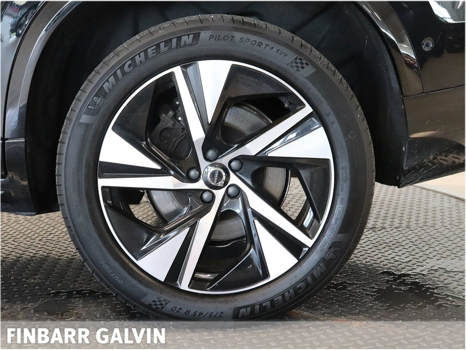 2022 Volvo XC90 - image 14