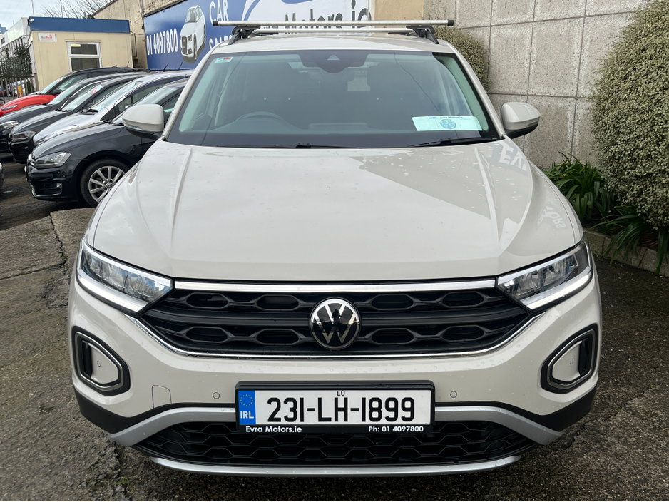 2023 Volkswagen T-Roc LIFE 2.0 TDI DIESEL €26,950
