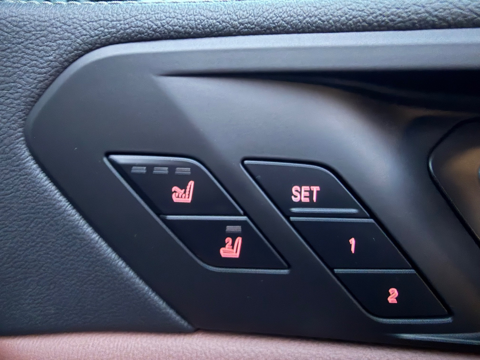 2020 BMW X5 - image 21