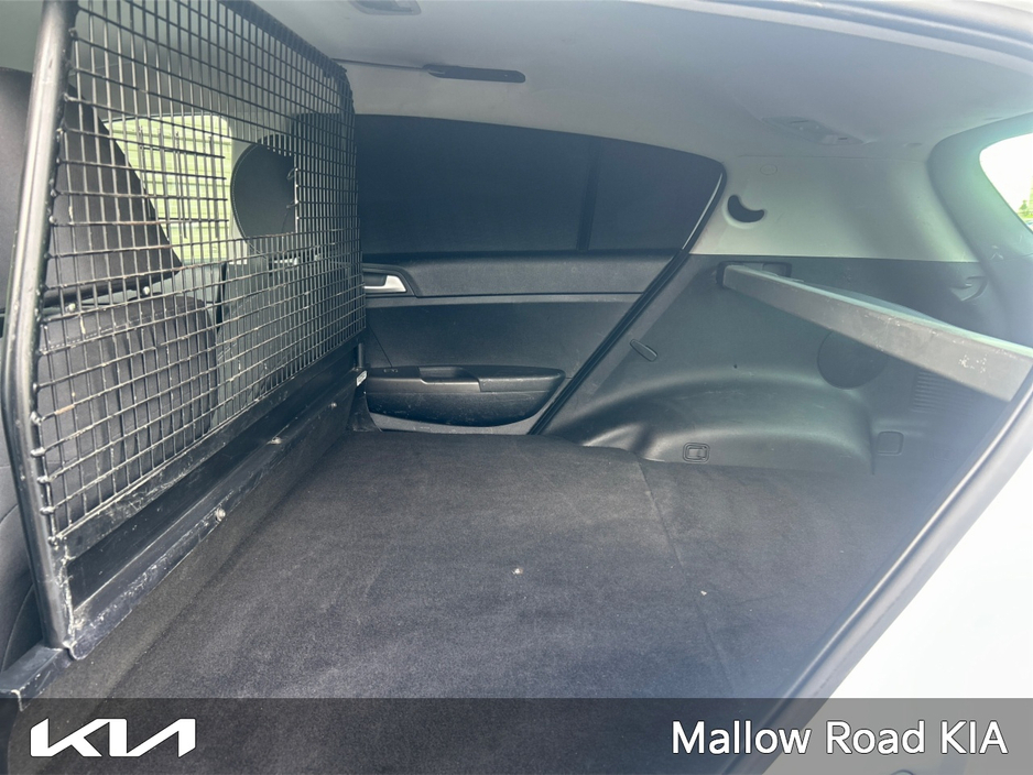 2022 Kia Sportage - image 8