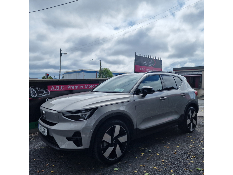 2023 Volvo XC40  €34,950
