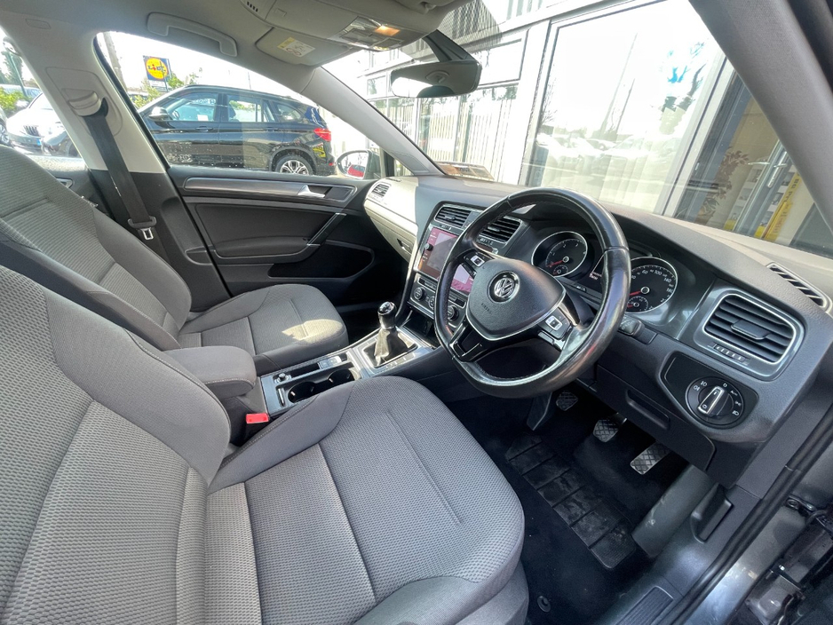 2017 Volkswagen Golf - image 6