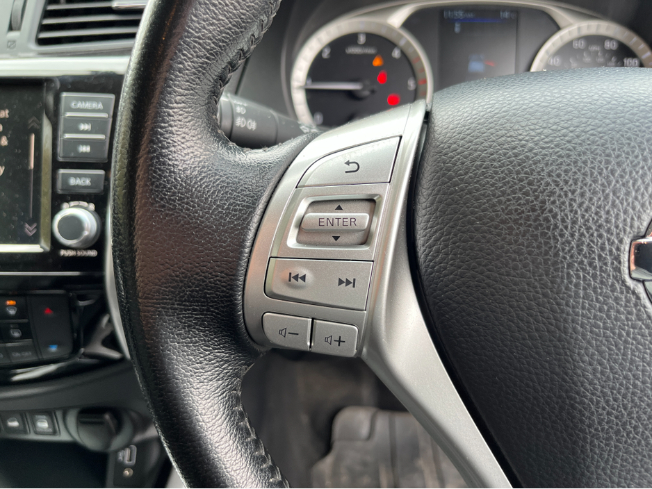 2019 Nissan Navara - image 23