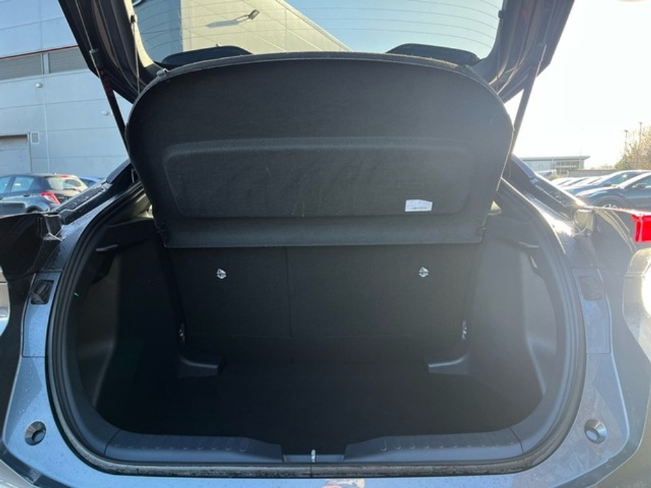 2024 Toyota C-HR - image 10