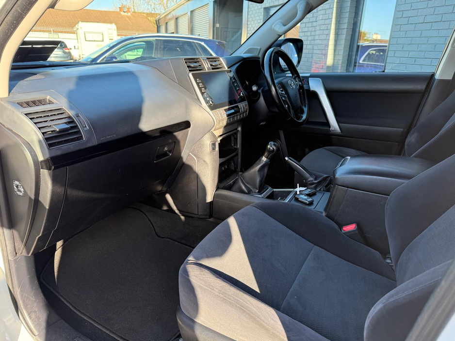 2021 Toyota Landcruiser LAND CRU SWB COMMERCIAL 2DR, VAT INVOICE , Fully Serviced , New 12 MTH DOE , Reverse Camera , 2.8 Dsl Manual , € 143 p/w & €17,950 Trade in / Deposit , Cruise Control , Dual Climate Control , €38,980