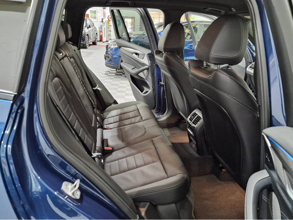 2023 BMW X3 - image 10