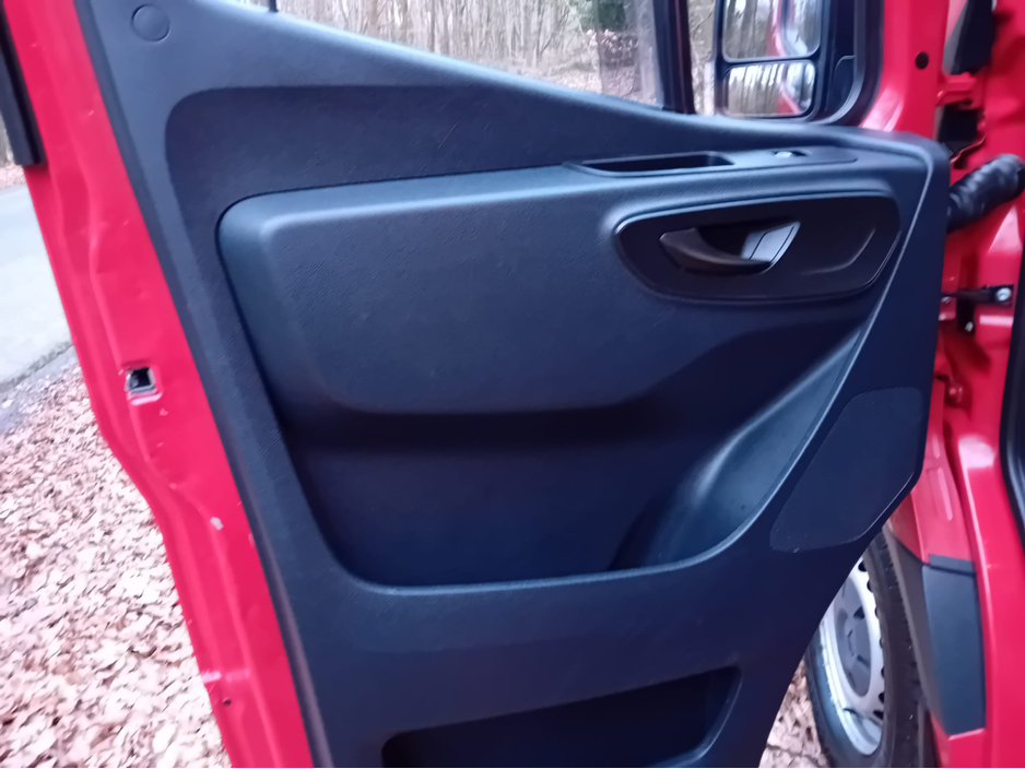 2019 Mercedes-Benz Sprinter - image 13