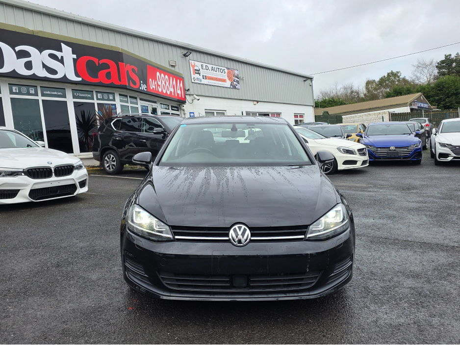 2016 Volkswagen Golf - image 4