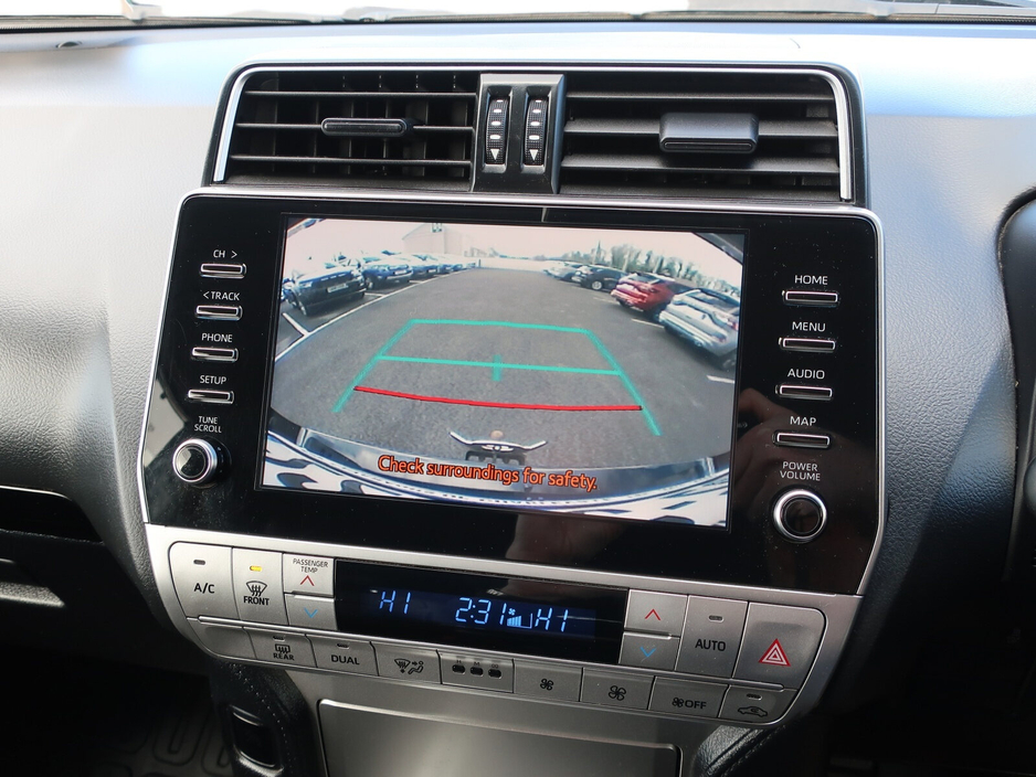 2022 Toyota Landcruiser - image 12