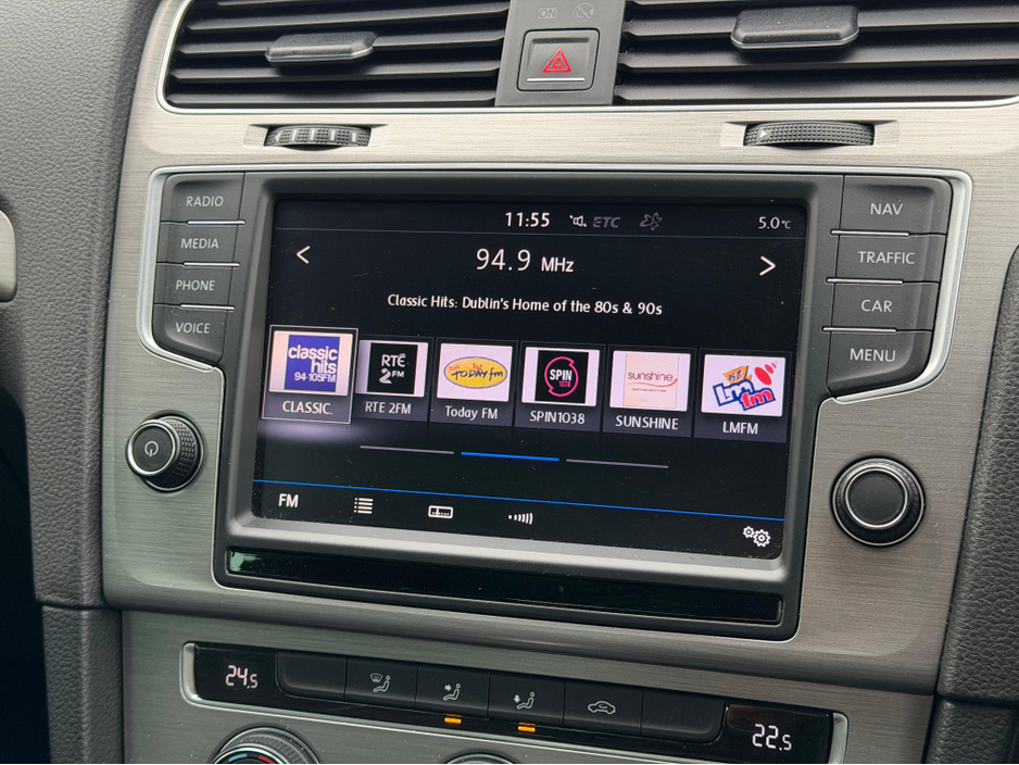 2016 Volkswagen Golf - image 24