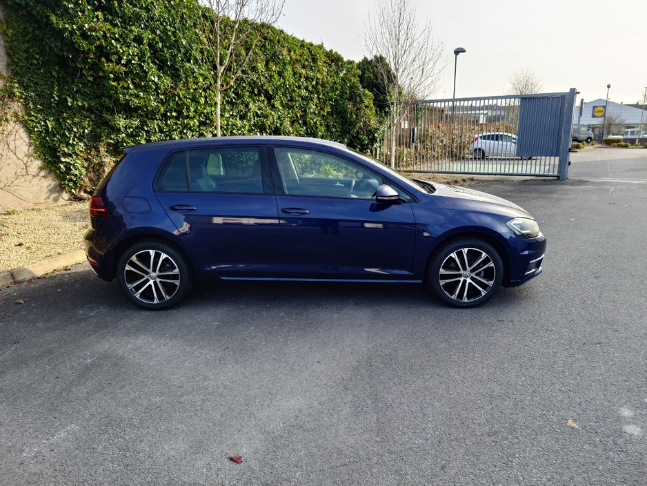 2019 Volkswagen Golf - image 4