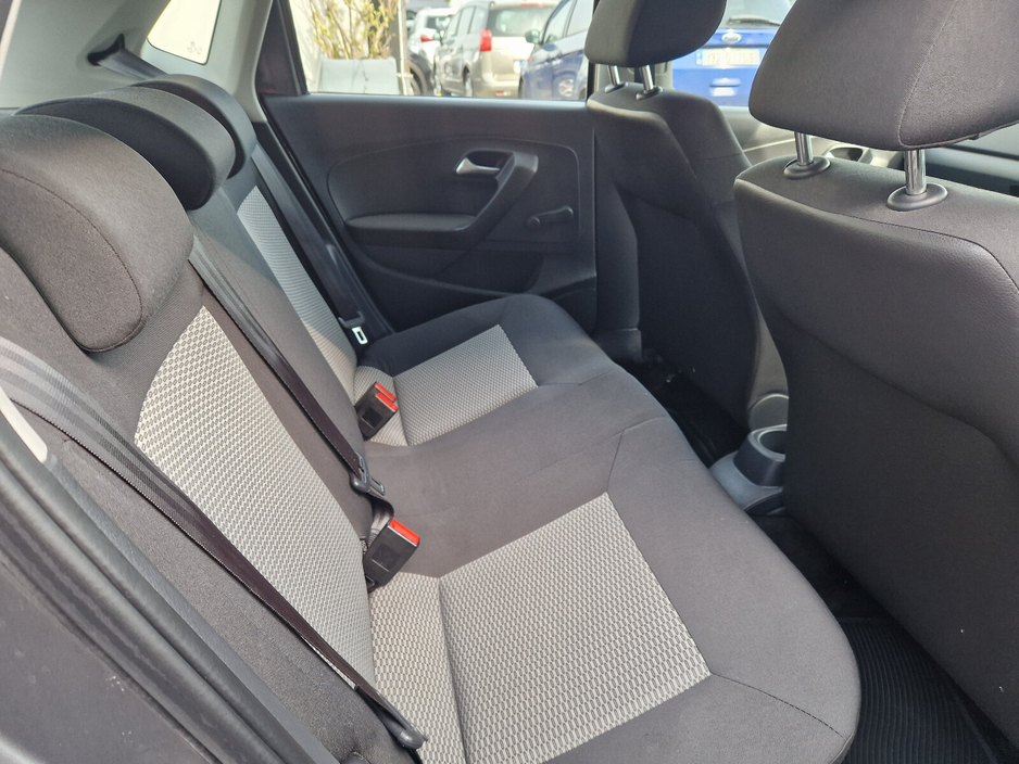 2014 Volkswagen Polo - image 16