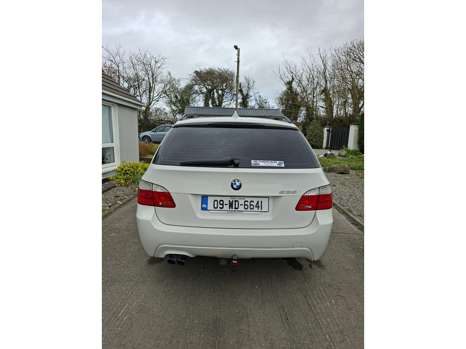 2009 BMW 5 Series - image 6