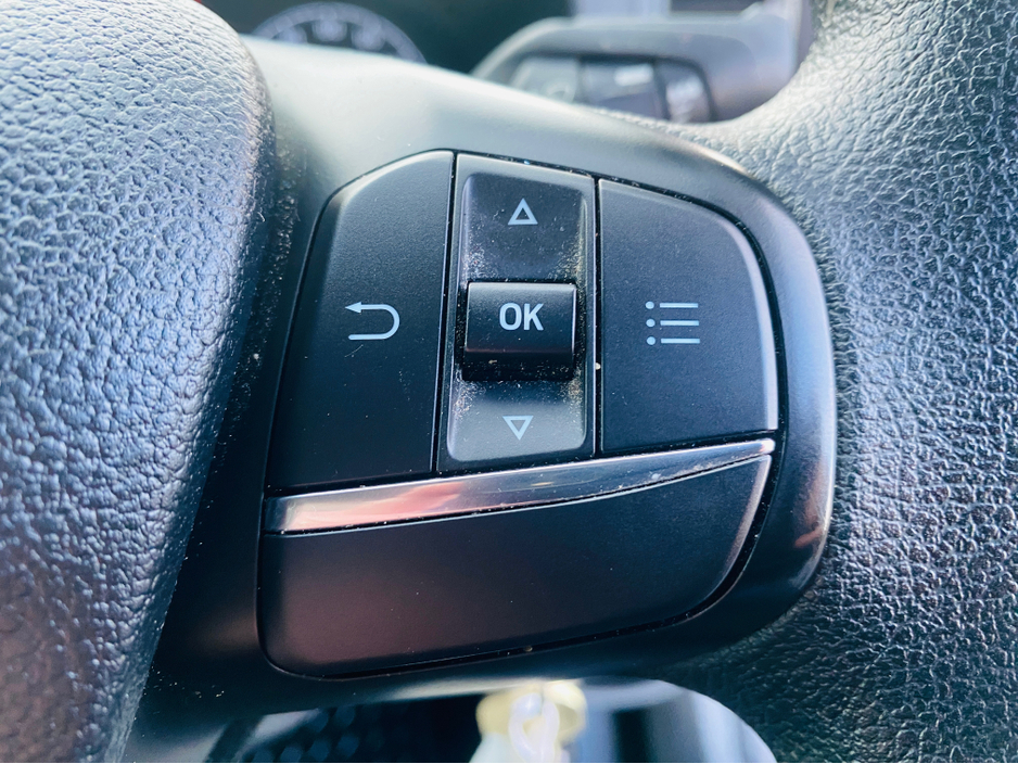 2021 Ford Transit Custom - image 15