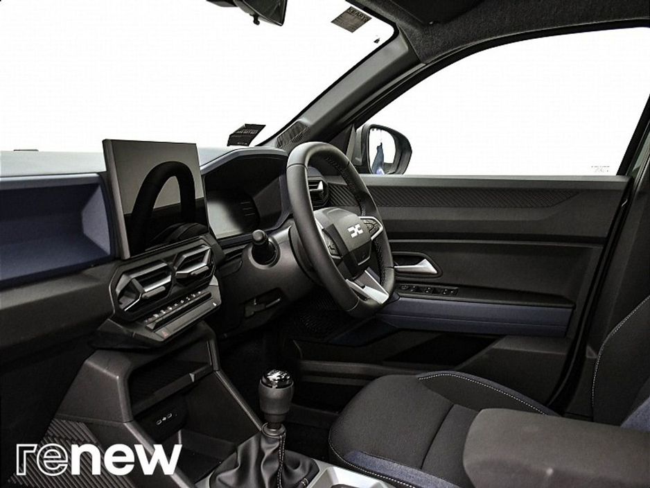 2025 Dacia Duster - image 5