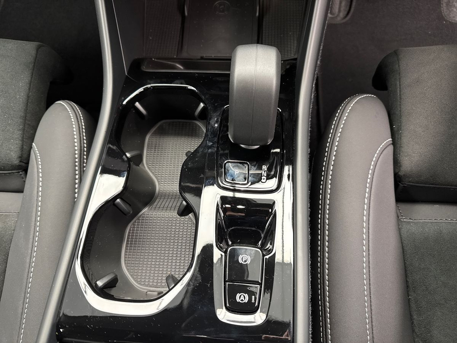 2026 Volvo XC40 - image 16