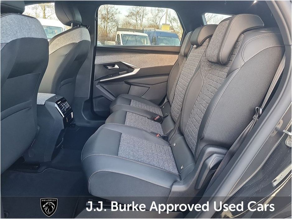 2026 Peugeot 5008 BEV 73kwh 210hp Allure