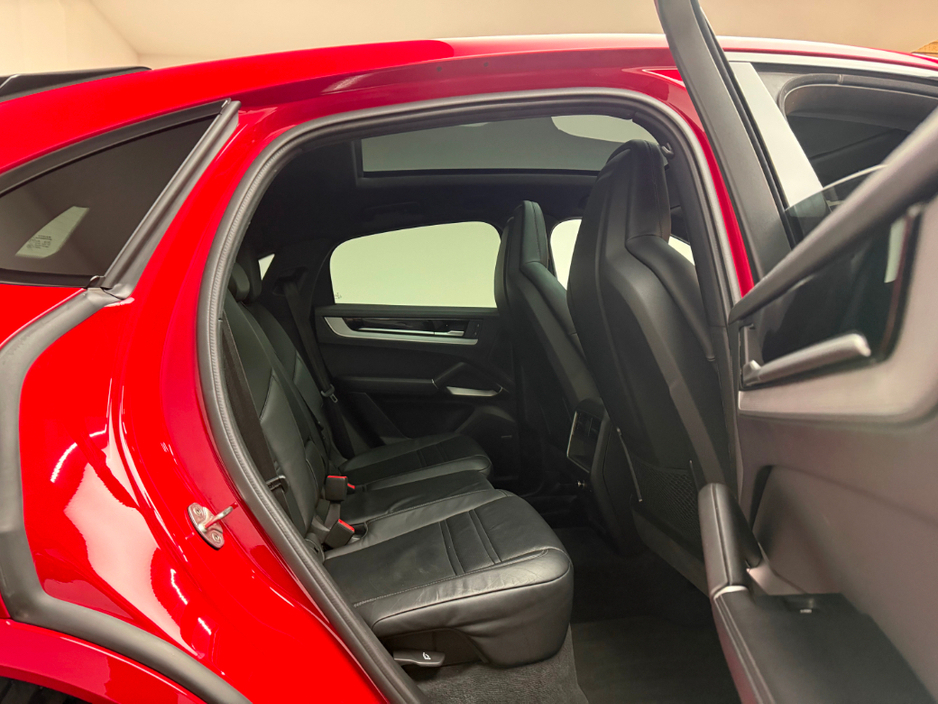 2024 Porsche Cayenne - image 15