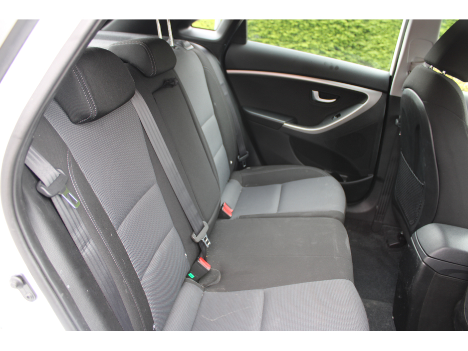 2016 Hyundai i30 - image 9