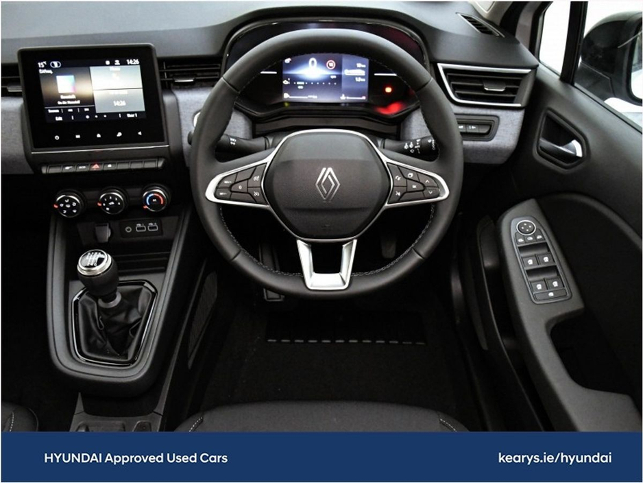 2025 Renault Clio - image 17